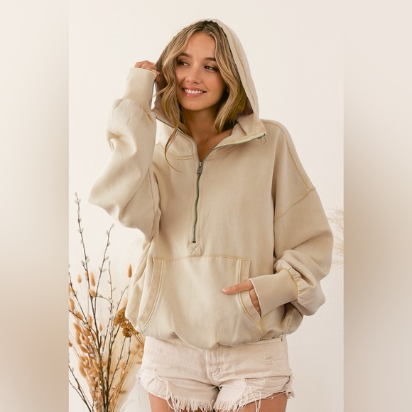 BiBi Tops - BiBi Stitch Detailed Elastic Hem Half Zip Fleece Hoodie🆕